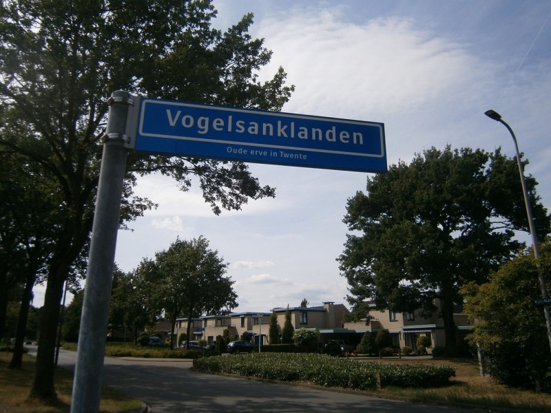 Vogelsanklanden straatnaambord (2).JPG