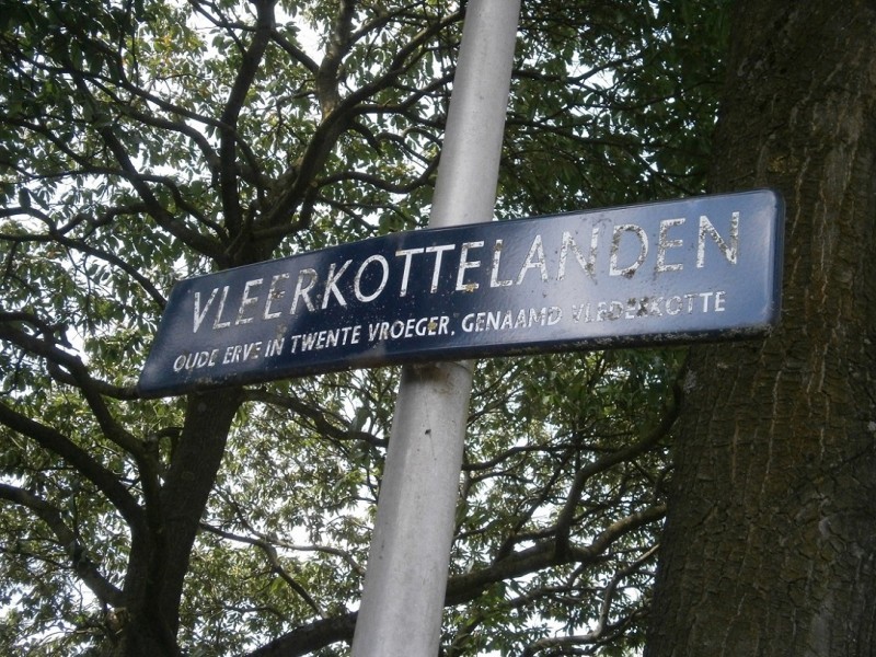 Vleerkottelanden straatnaambord.JPG