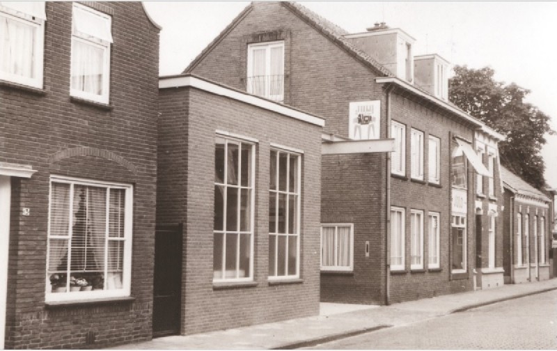 Pyrmontstraat 19 Voorzijde werkplaats technisch onderhoudsbedrijf JULO 1967.jpg