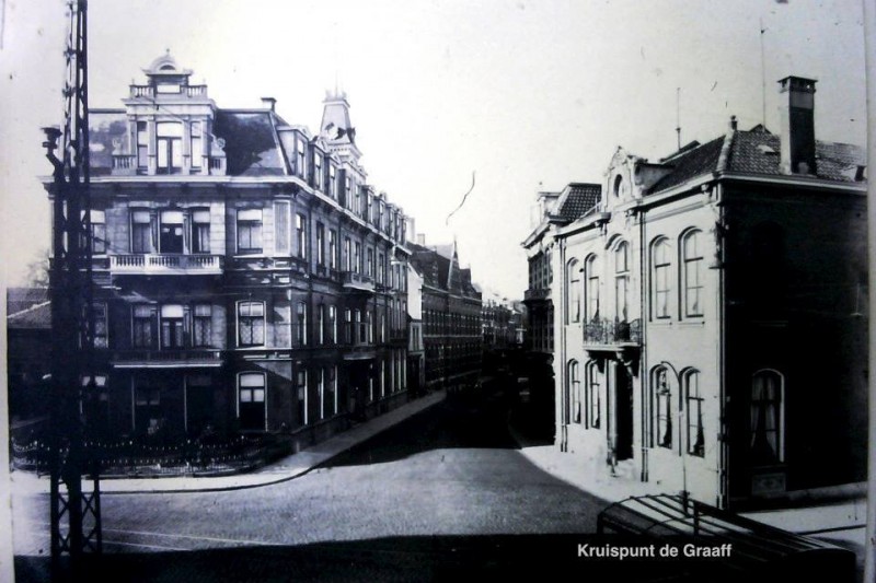 Haaksbergerstraat kruispunt de Graaff. Apotheek Baurichter 1915 geen apotheek, 1939 wel. Het is dus eerst een woonhuis geweest.jpg