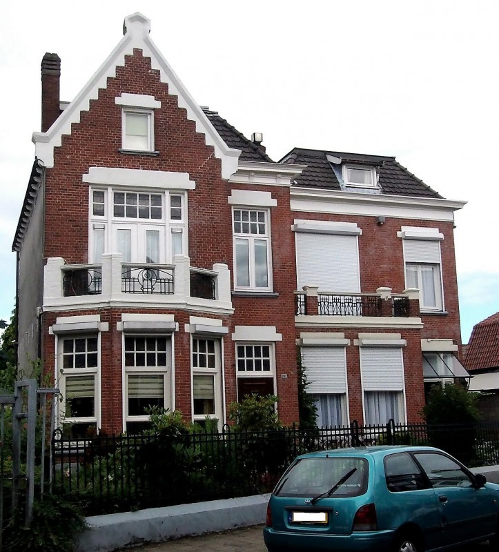 Lipperkerkstraat 101-103 dubbel woonhuis gemeentelijk monument.jpg