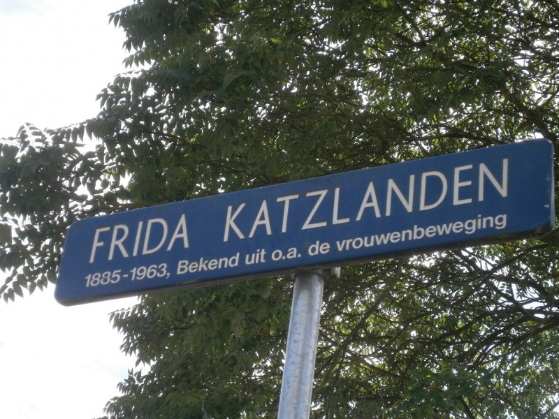 Frida Katzlanden straatnaambord.JPG
