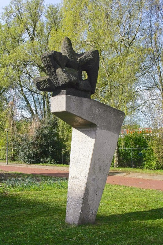 Getfertsingel, ter hoogte van de Zuiderval kunstwerk Herrijzing (2).jpg