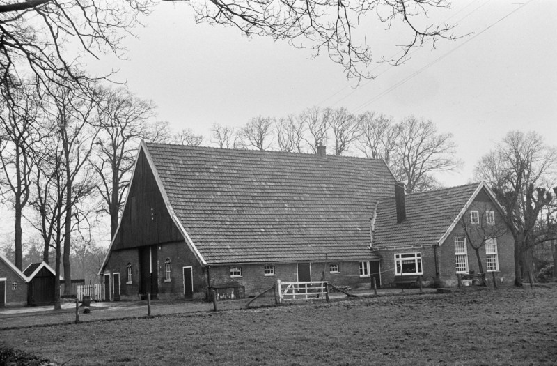 Holzikweg 50 boerderij Zwartkate bouwjaar 1798 rijksmonument.jpg