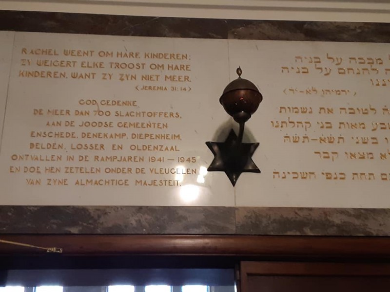Prinsestraat 14 Synagoge 9-9-2018  plaquette 1941-1945 .jpg