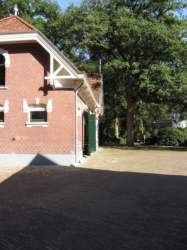 Strootsweg 407 koetshuis bij landgoed Het Stroot.jpg