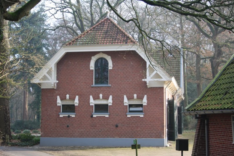 Strootsweg 407 Het huidige koetshuis dat momenteel in gebruik is als kantoorpand.jpg