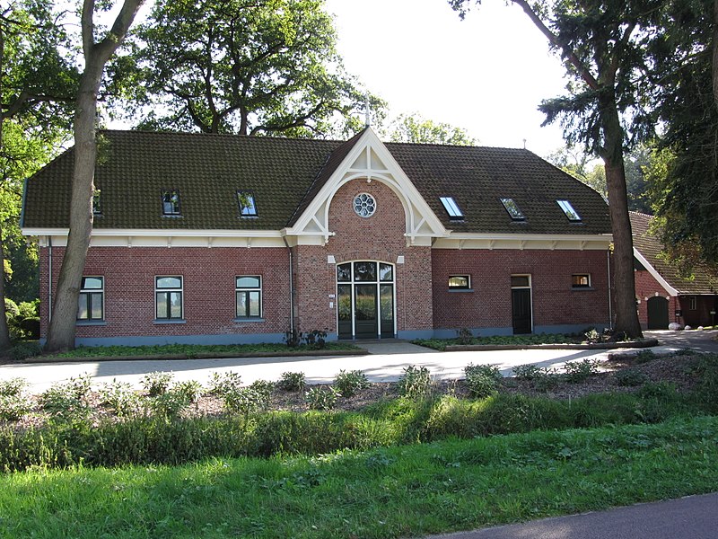 Strootsweg 407 koetshuis bij landgoed Het Stroot rijksmonument nr. 510586.JPG