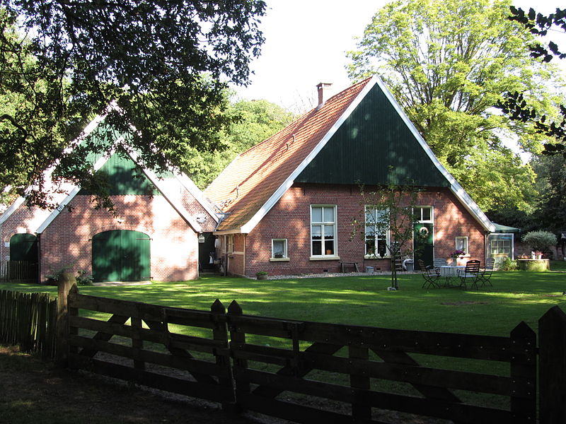 Strootsweg 407 boerderij van het hallehuistype achtergevel bij landgoed Het Stroot rijksmonument nr. 510587.jpg