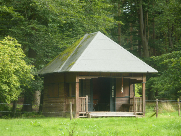 Strootsweg 401 kinderspeelhuisje landgoed Het Stroot rijksmonument nr. 510589.jpg