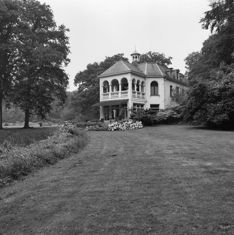 Strootsweg 401 tuinaanleg landgoed Het Stroot.jpg