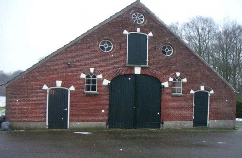 Lossersestraat 235 stal bij boerderij De Wigger rijksmonument nr. 510554.jpg