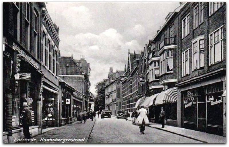 HAAKSBERGERSTRAAT rechts Postkantoor1934.jpg