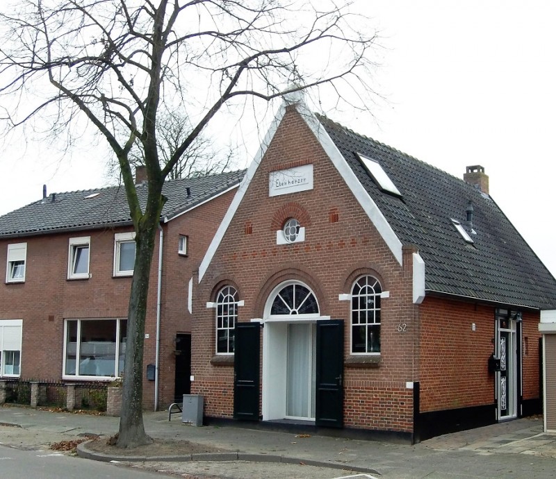 Schipholtstraat 62 kerkje Eben Haezer gemeentelijk monument.jpg
