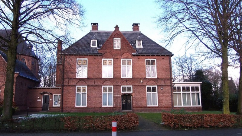 Scholten Reimerstraat 40 Lonneker pastorie R.K. Kerk gemeentelijk monument.jpg