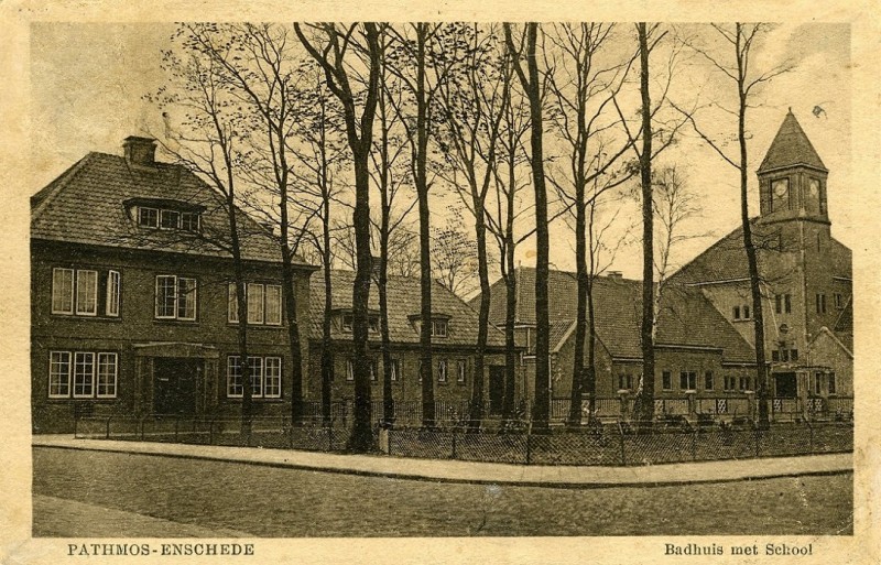 Spinnerstraat. School en volksbadhuis.jpg