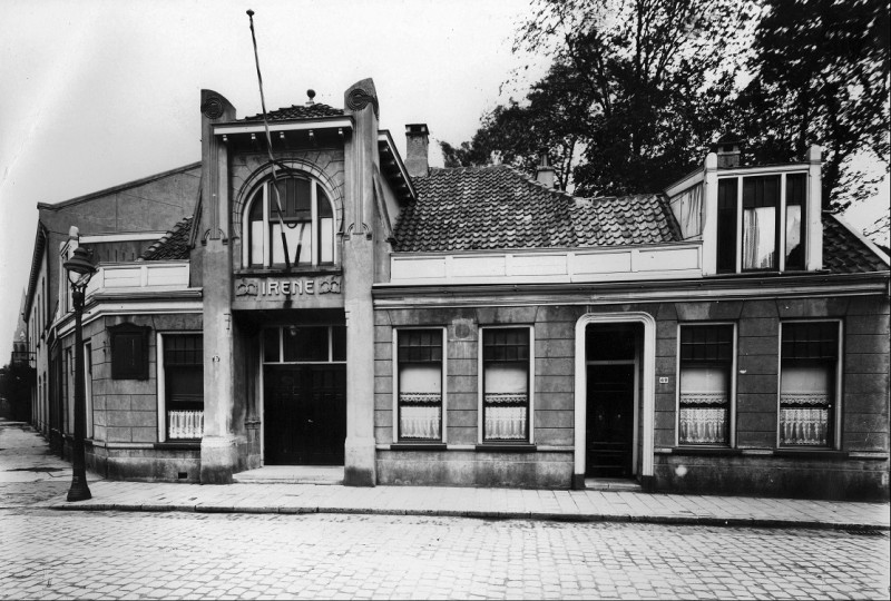 Noorderhagen n opdracht van J. Hemken werd cafè Irene na de stadsbrand in 1862 gebouwd aan de Noorderhagen in die tijd 'N Haagn genoemd..jpg
