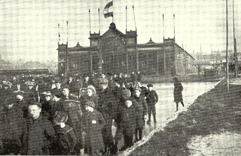 Stadsweide IJsbaan van IJsclub Vooruit met op achtergrond tent (dus geen gebouw)  nu locatie ziekenhuis Stadsmaten.jpg