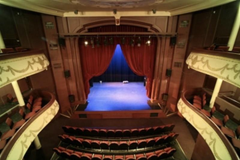 Markt Concordia 2013 Theater zaal.jpg