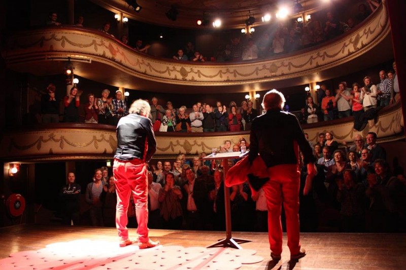 Markt Concordia 2014 Één van de laatste voorstellingen was van Youp van 't Hek en Thomas Verbogt op 19 april 2014, uitverkocht.jpg