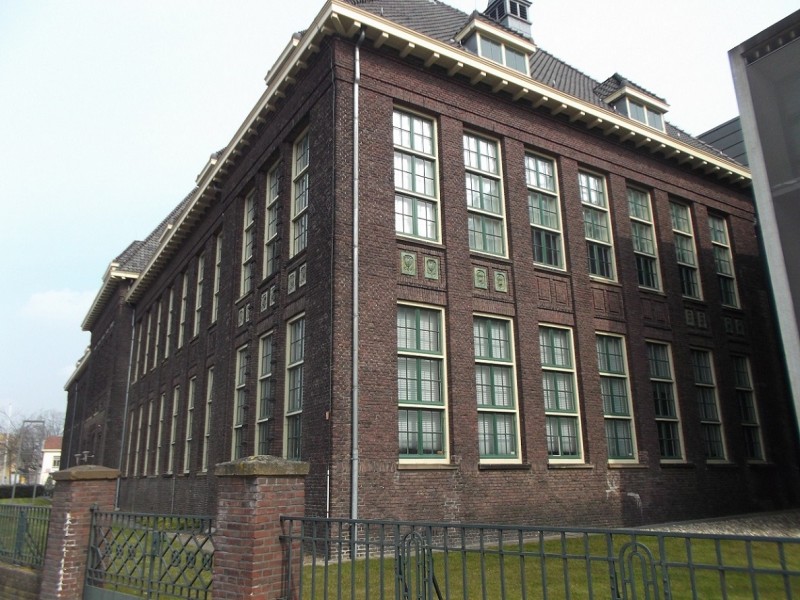 Ariensplein 3 Hogere Textielschool De Maere.JPG