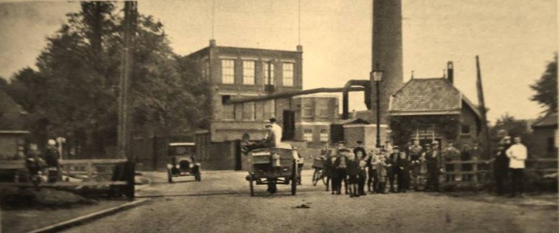 Haaksbergerstraat met Serphos in 1927. .jpg