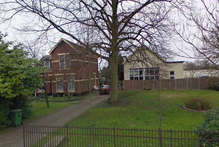 Poolmansweg, t.h.v. de Kastanjestraat naast de school.JPG