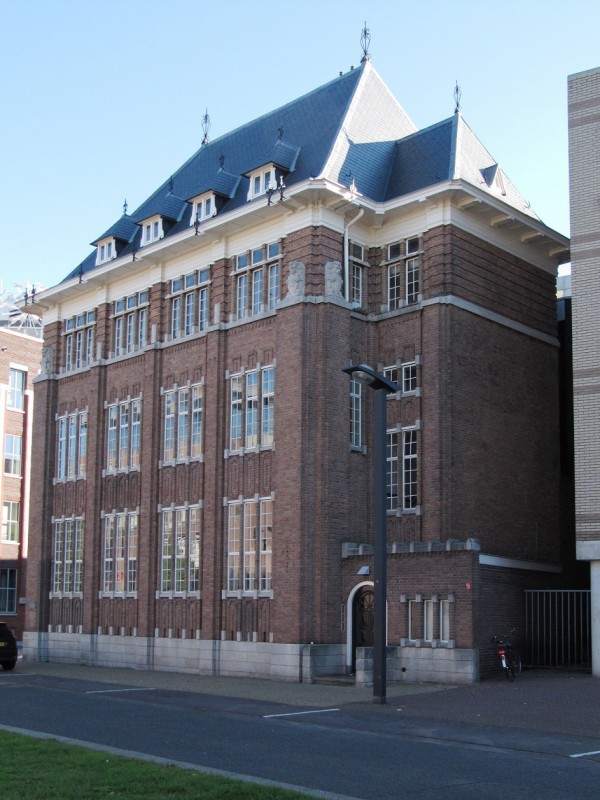 Piet Heinstraat 4 bankgebouw Incassobank bouwjaar 1929 rijksmonument.jpg
