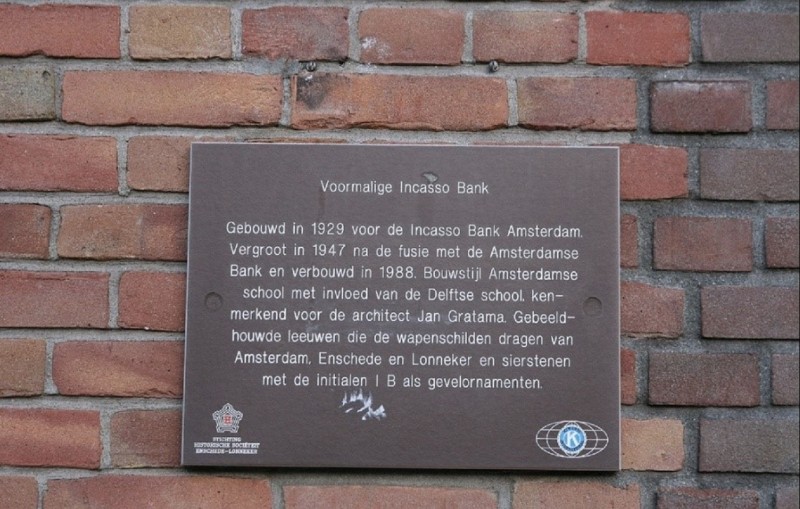Piet Heinstraat 4-8 voormalige Incassobank monumentenbord nr. 7.jpg