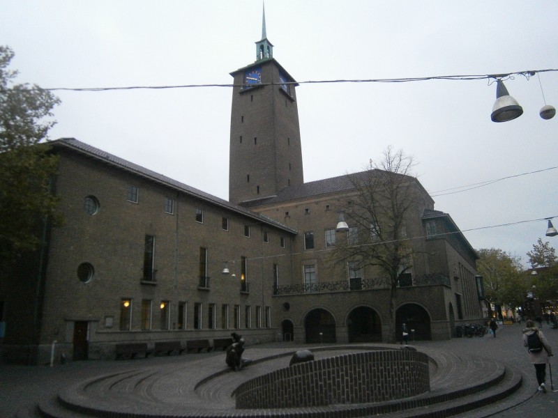 Langestraat stadhuis en Ei van Ko.JPG