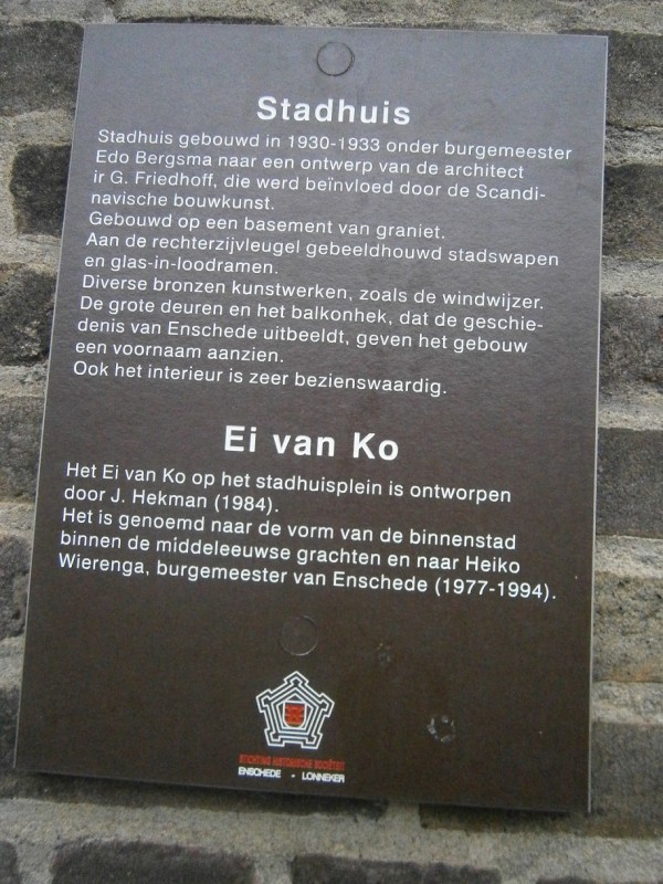 Langestraat Stadhuis en Ei van Ko monumentenbord nr. 27 en 60.JPG