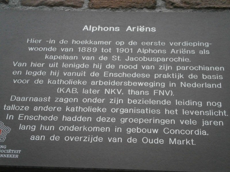 Langestraat 51 Citypastoraat Alphons Ariëns monumentenbord nr. 2.JPG