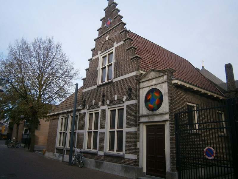 Walstraat 38 Parochiehuis St. Jacobuskerk (2).JPG