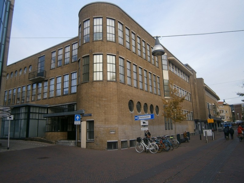 Brammelerstraat hoek Kortge Hengelosestraat 1 Voormalig pand Vroom en Dreesmann.JPG