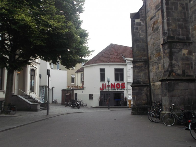 Oude Markt 13-06-2014 achterkant Grote Kerk.JPG