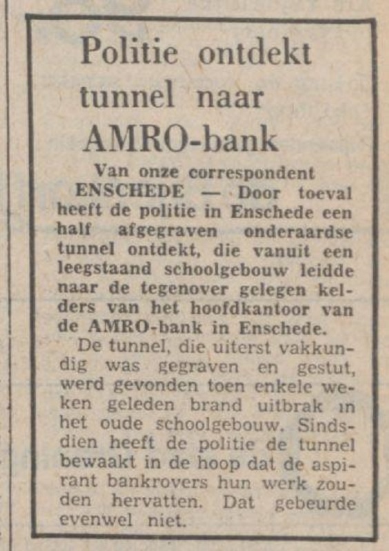 Piet Heinstraat tunnel van ESV gebouw naar AMRO bank krantenbericht Volkskrant 9-12-1976.jpg