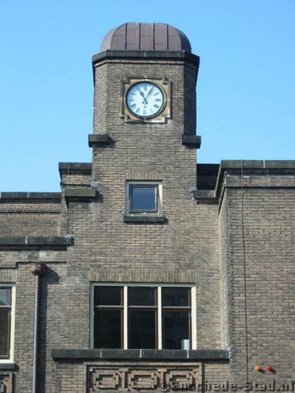 Prinsestraat synagoge klok.jpg