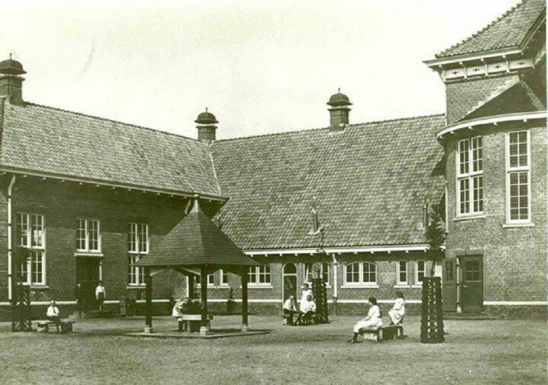 Prinsestraat Prinseschool schoolplein.jpg