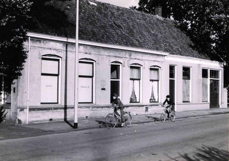 Espoortstraat vroeger Gronausestraat  cafe Hemken.jpg