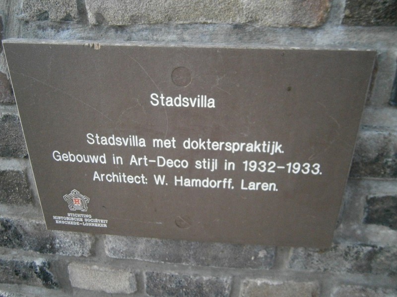 Kortenaerstraat 3 Dokterswoning monumentenbord nr. 18.JPG