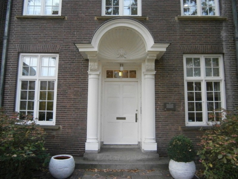 Kortenaerstraat 71 Villa Ledeboer ingang.JPG