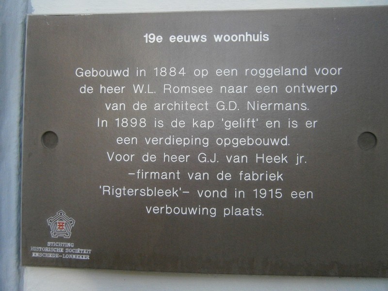 Hengelosestraat 50 vroeger woonhuis G.J. van Heek Jr. monumentenbord nr. 24.JPG