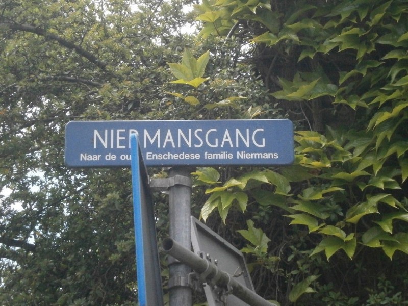 Niermansgang straatnaambord (2).JPG