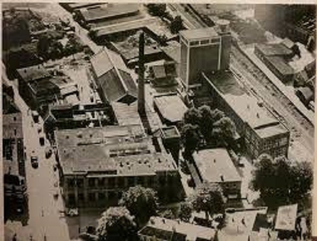 Deurningerstraat luchtfoto landbouwbank met graansilo.jpg