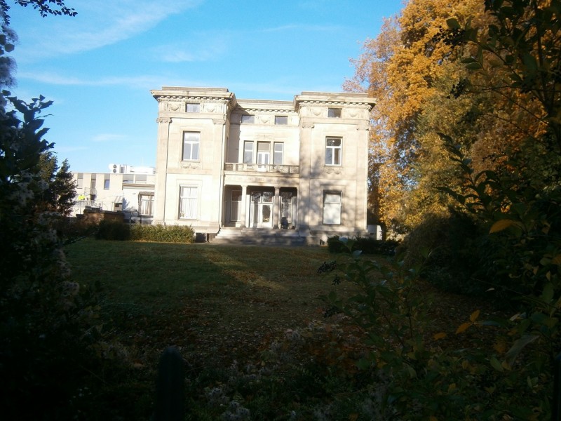 Hengelosestraat 40 vroeger fabrikantenvilla L.H. van Heek .JPG