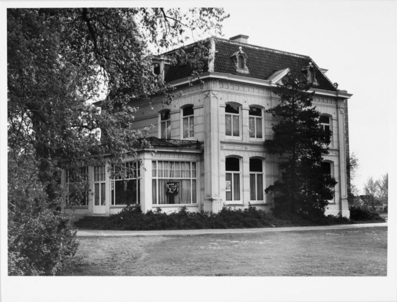 Boulevard 1945 Blijdensteinpark  vroeger Gronausestraat, Helweg, Hessenweg villa Blijdenstein (De Bank) achterzijde.jpg