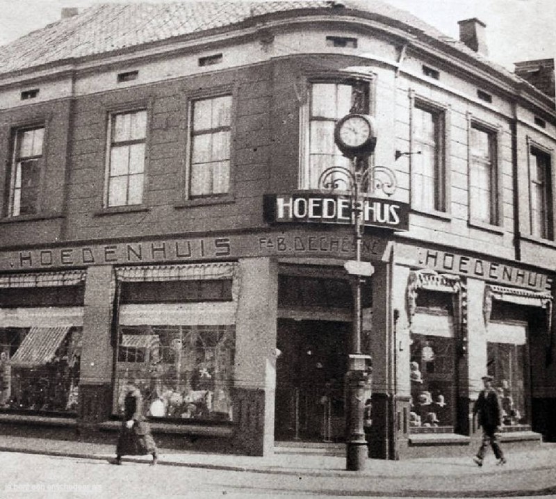 Oldenzaalsestraat hoek Gronausestraat kruispunt De Klomp Hoedenhuis Dechesne.jpg