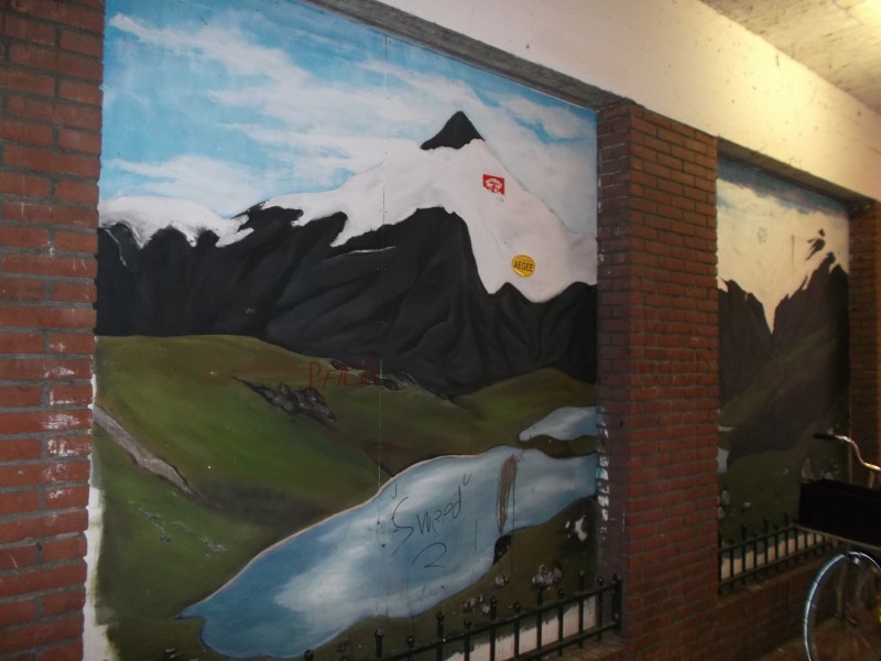 Korte Hengelosestraat muurschildering onderdoorgang naar parkeergarage Stationsplein.JPG