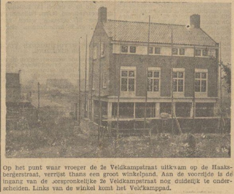 Haaksbergerstraat hoek Veldkamppad (vroeger 2e Veldkampstraat) nieuw winkelpand krantenfoto Tubantia 17-11-1948.jpg