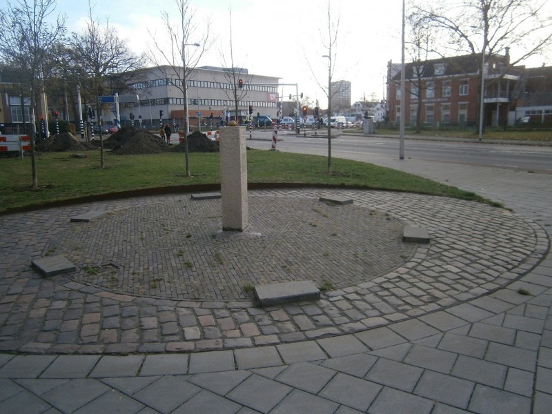 Molenstraat hoek Nieuwe Schoolweg monument op de plek vroeger Joodse Begraafplaats (2).JPG